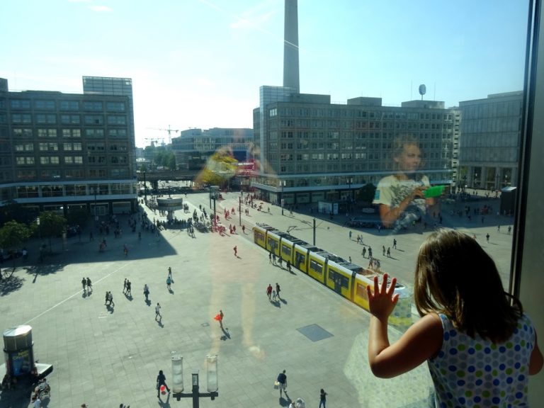 Berlinreise mit Kindern: BMfSJ, Lesung, Deutschlandradio